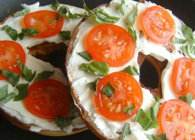 Queenies Killer Tomato Bagel Sandwich Recipe