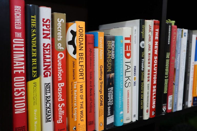 9 Best Books on Sales to Boost Your Selling Skills and Close More Deals