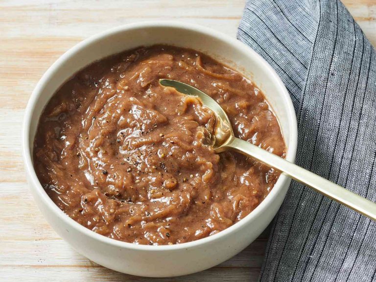 Onion Gravy Recipe for Delicious British Bangers and Mash