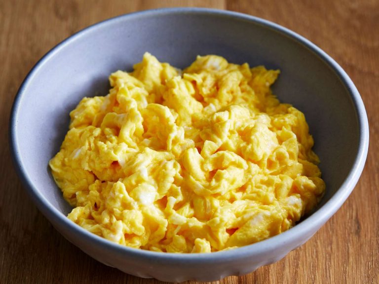 Fluffy Microwave Scrambled Eggs: Quick, Easy, and Delicious Tips