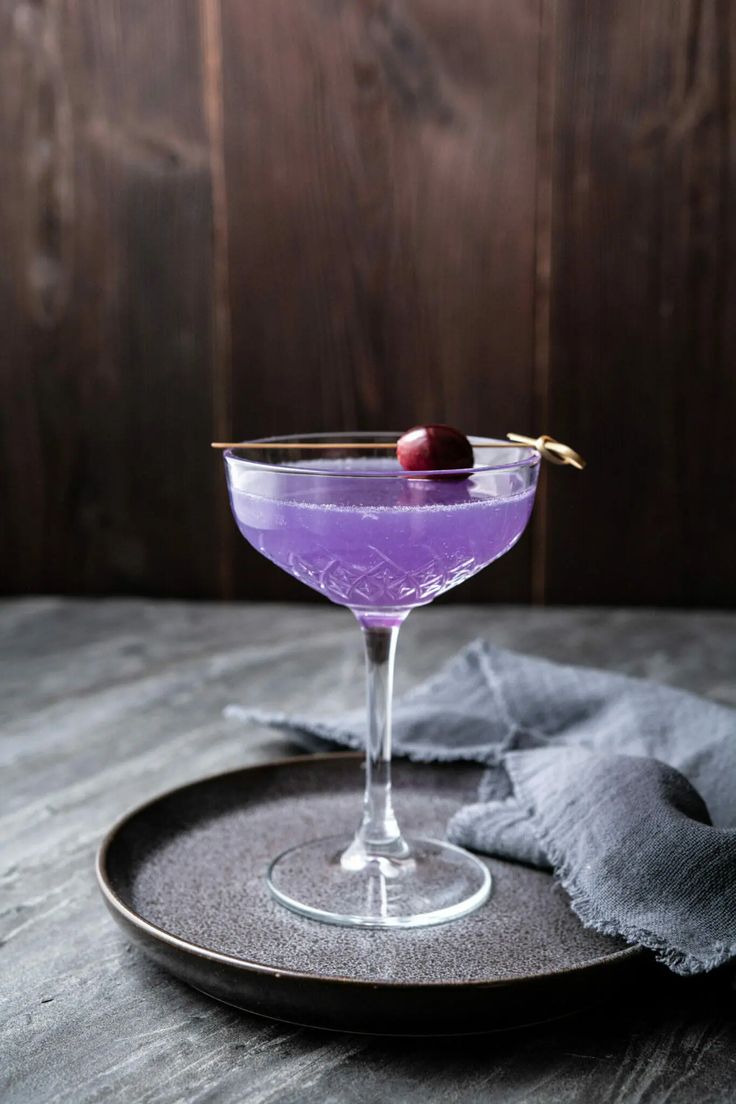 Charm of the Aviation Cocktail: History, Recipes & Pairings