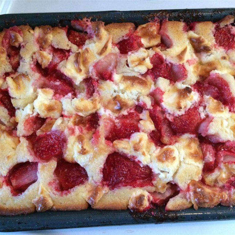 Strawberry Cream Cheese Cobbler Recipe: Nutrition & Healthy Substitutions