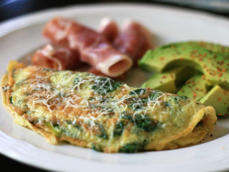 Baby Spinach Omelet: Nutritious, Delicious, and Easy Breakfast Recipe