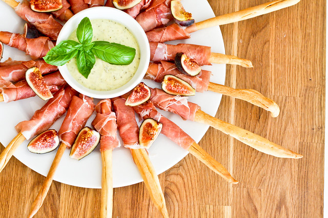 Grissini With Prosciutto: A Perfect Italian Appetizer for Every Occasion
