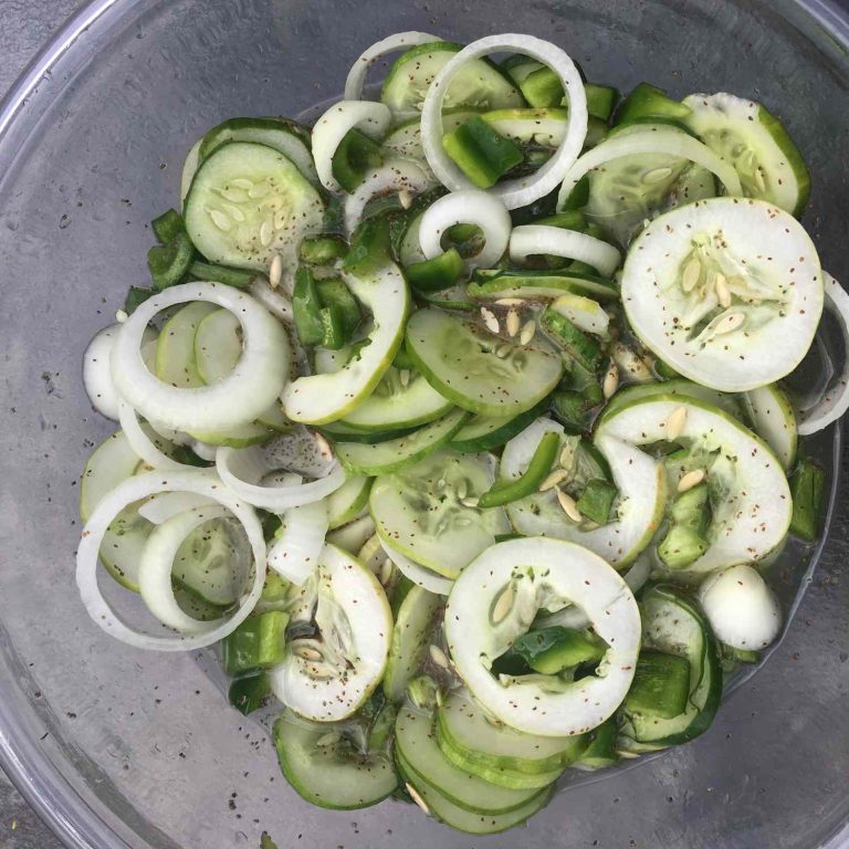 Grandma’s Cucumber And Onion Salad: A Traditional Recipe for Any Occasion