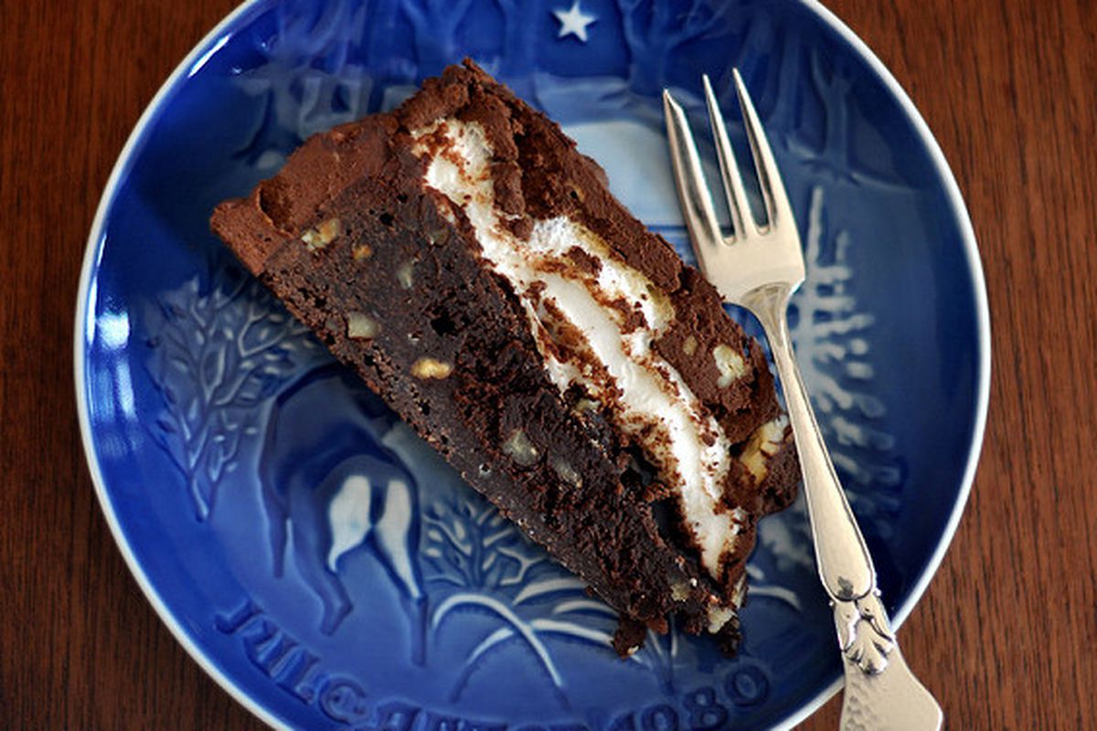 Mississippi Mud Cake: Discover the Rich History and Variations