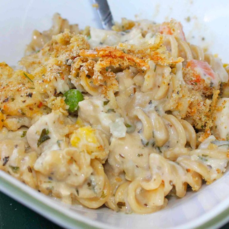 Chicken and Pasta Casserole with Mixed Vegetables: Easy Recipe and Tips