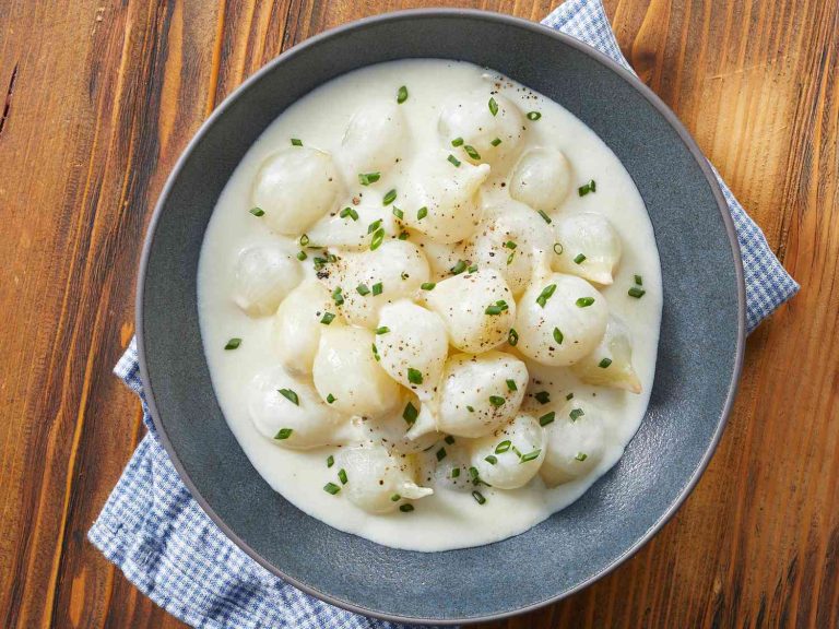 Moms Traditional Creamed Onions Recipe: A Classic Holiday Favorite