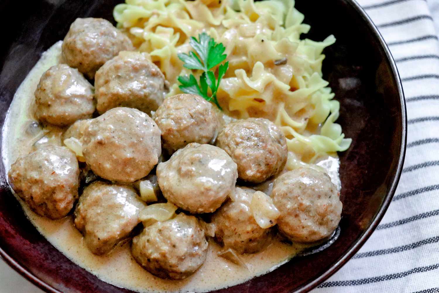 Slow Cooker Swedish Meatballs Recipe: Simple, Flavorful, and Nutritious Cooking