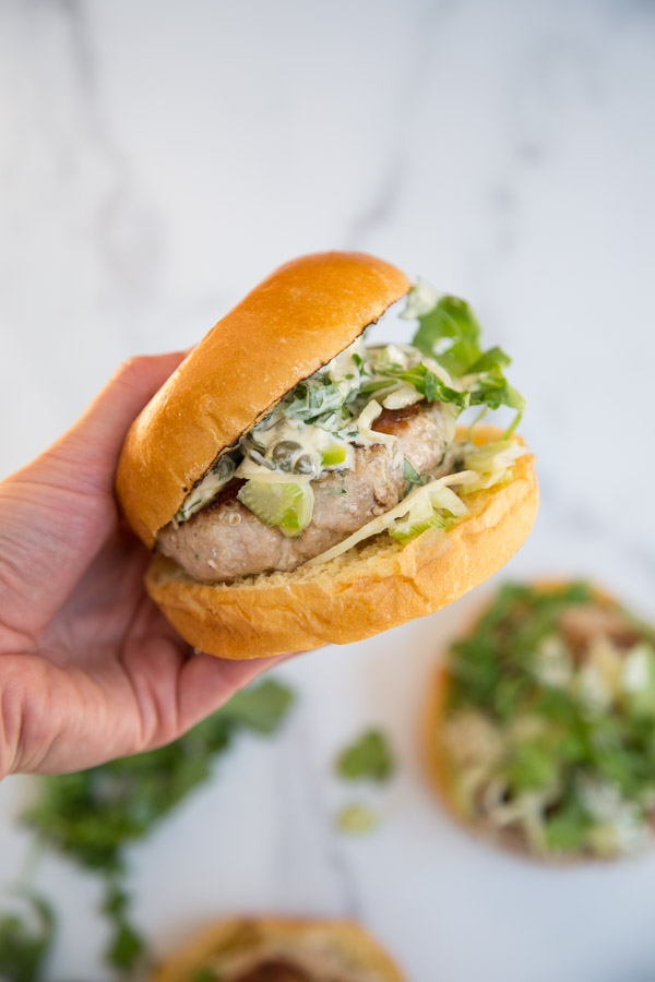 Tuna Burgers: Recipes, Toppings, and Perfect Sides for a Balanced Meal