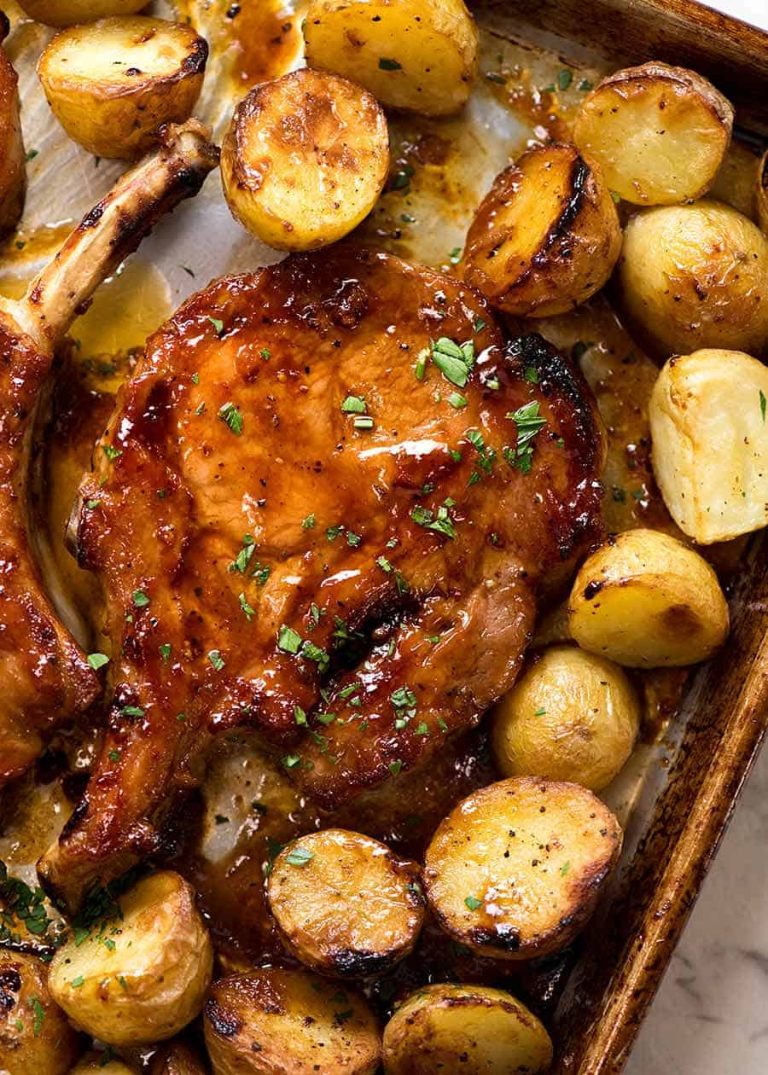 Roasted Pork Chops: A Quick and Delicious Meal with Minimal Ingredients