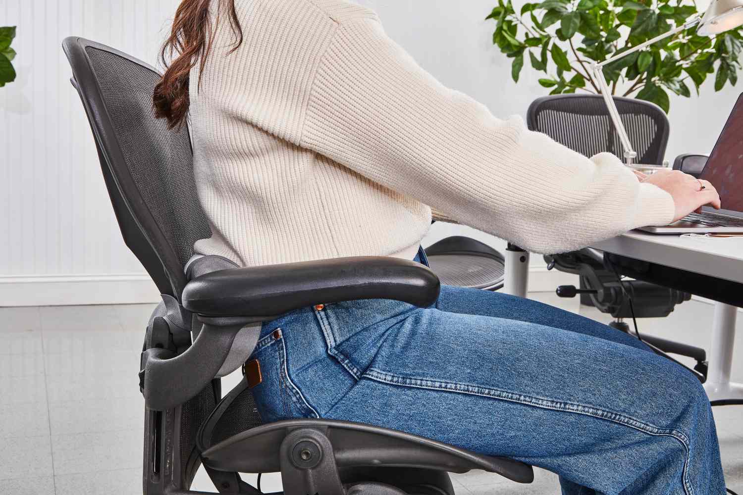 9 Best Big and Tall Office Chairs for Enhanced Comfort and Durability