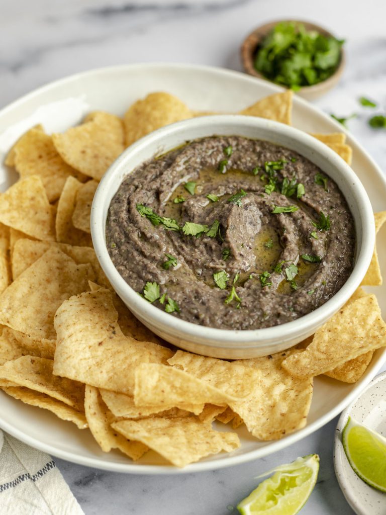 Black Bean Hummus Recipe: Nutritious Snack with Flavorful Serving Ideas and Brand Comparisons