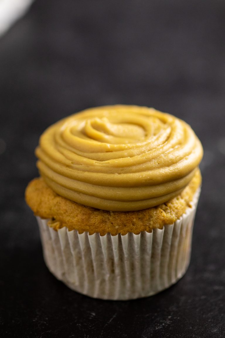 Caramel Frosting: History, Recipes, and Tips for Perfect Sweetness
