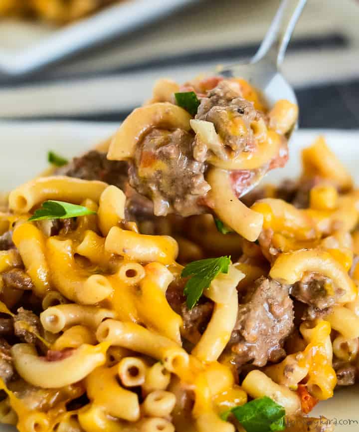 Cheese And Hamburger Macaroni: History, Ingredients, Nutritional Tips, and Pairing Ideas