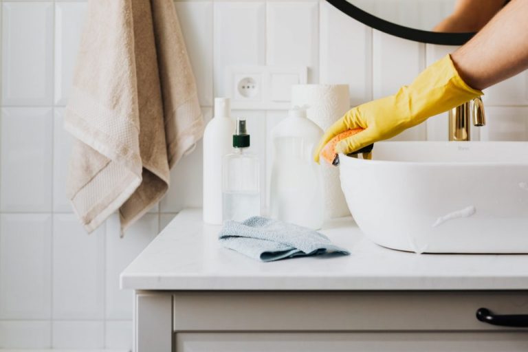 9 Best All-Purpose Cleaners for Kitchen and Bathroom: Eco-Friendly, Effective, and Affordable