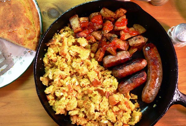 Scrambled Eggs With Sausage and Cornbread: The Ultimate Comfort Breakfast Recipe