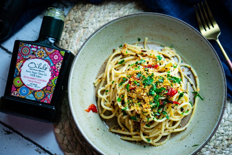 Spaghetti Aglio Olio E Peperoncino Con Bottarga: A Flavorful and Nutrient-Rich Recipe