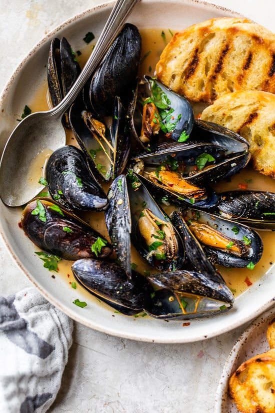 Drunken Mussels: A Delicious Recipe with Wine and Flavorful Variations