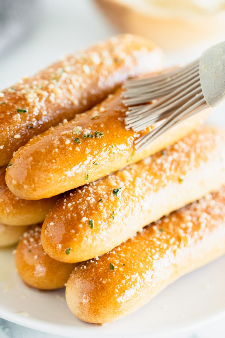 Breadsticks: History, Variations, Recipes & Health Benefits