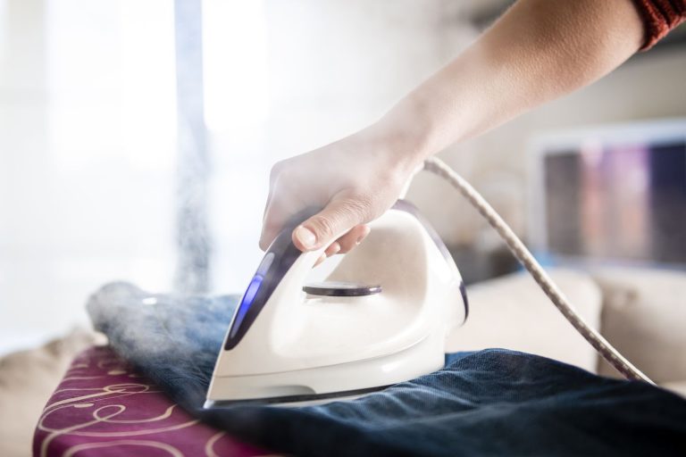 Top 9 Best Irons for Wrinkle-Free Clothes in 2024