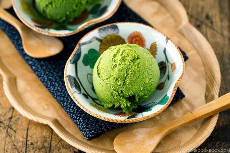 Matcha Green Tea Ice Creams: Homemade Recipes and Top Market Brands to Buy