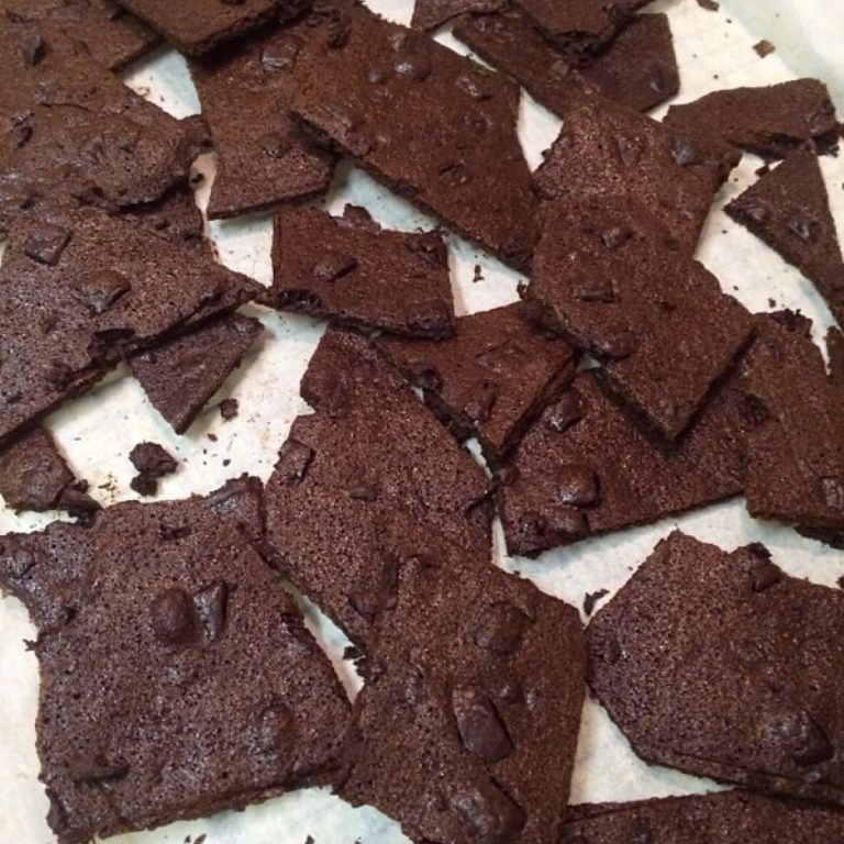 Better Than The Bag Brownie Crisps: A Delicious Guilt-Free Snack for Health Enthusiasts