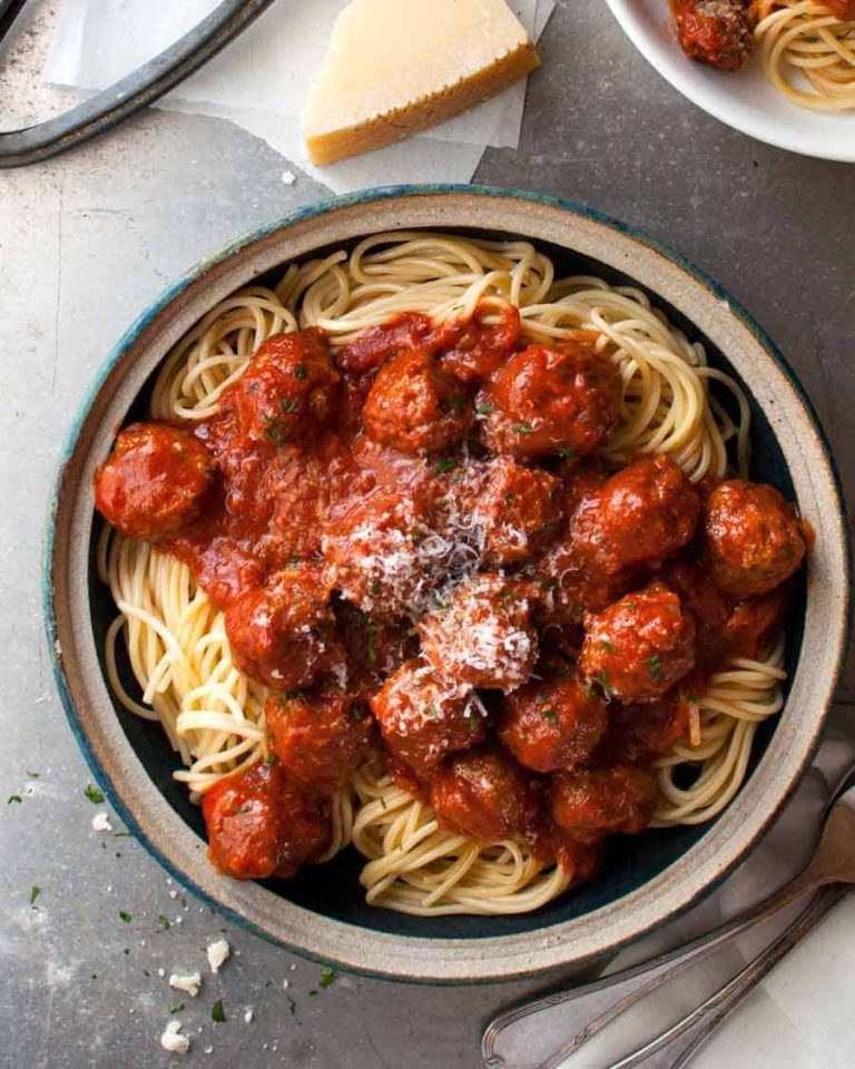 Italian Spaghetti Sauce With Meatballs: Tips, Recipes, and Pairings
