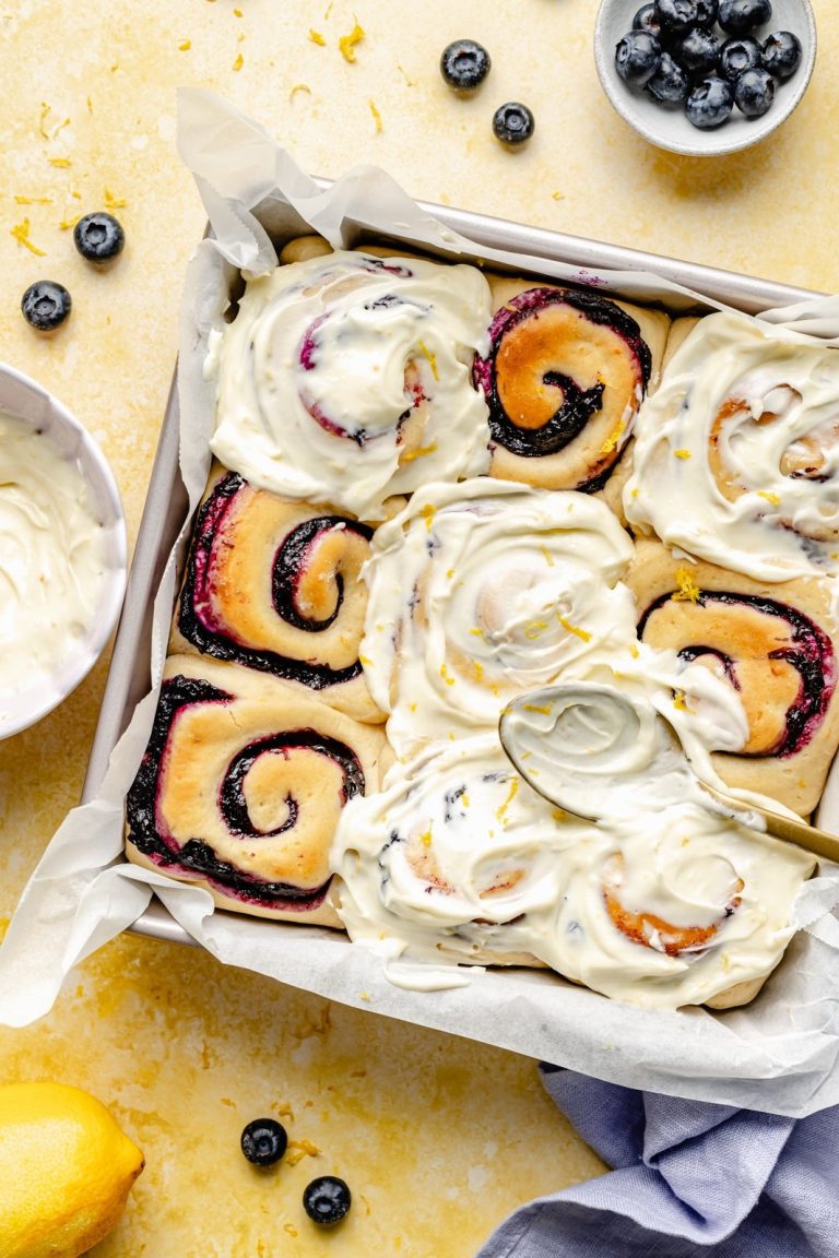 Lemon Cream Cheese Frosting: Tangy, Creamy, and Perfect for Any Dessert