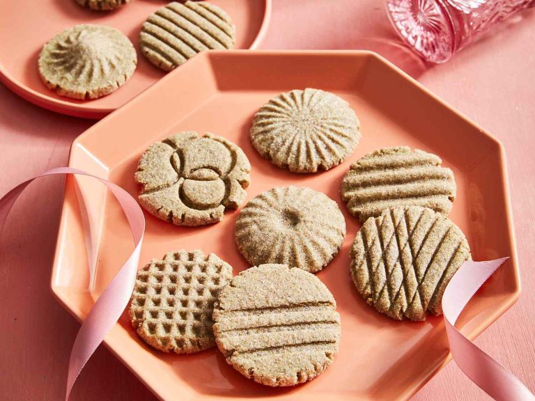 Brown Sugar and Rye Shortbread: Recipe and Baking Tips
