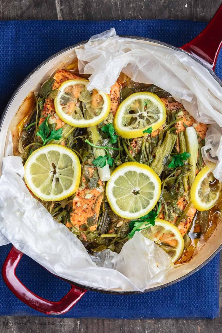 Mediterranean Salmon Recipe with Fresh Herbs and Lemon – Perfect for Dinner
