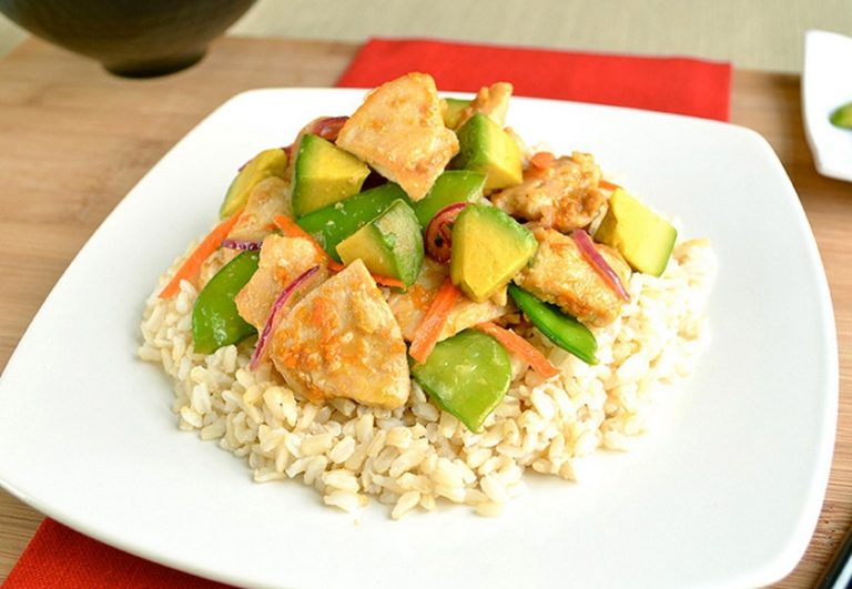 Avocado Chicken Stir Fry Recipe in Under 30 Minutes