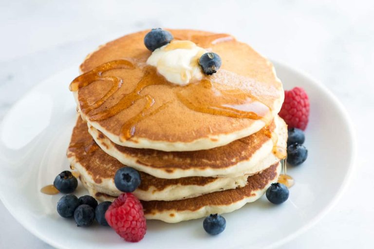Fluffy Flapjack Pancakes: Tips, Toppings, and Pairings