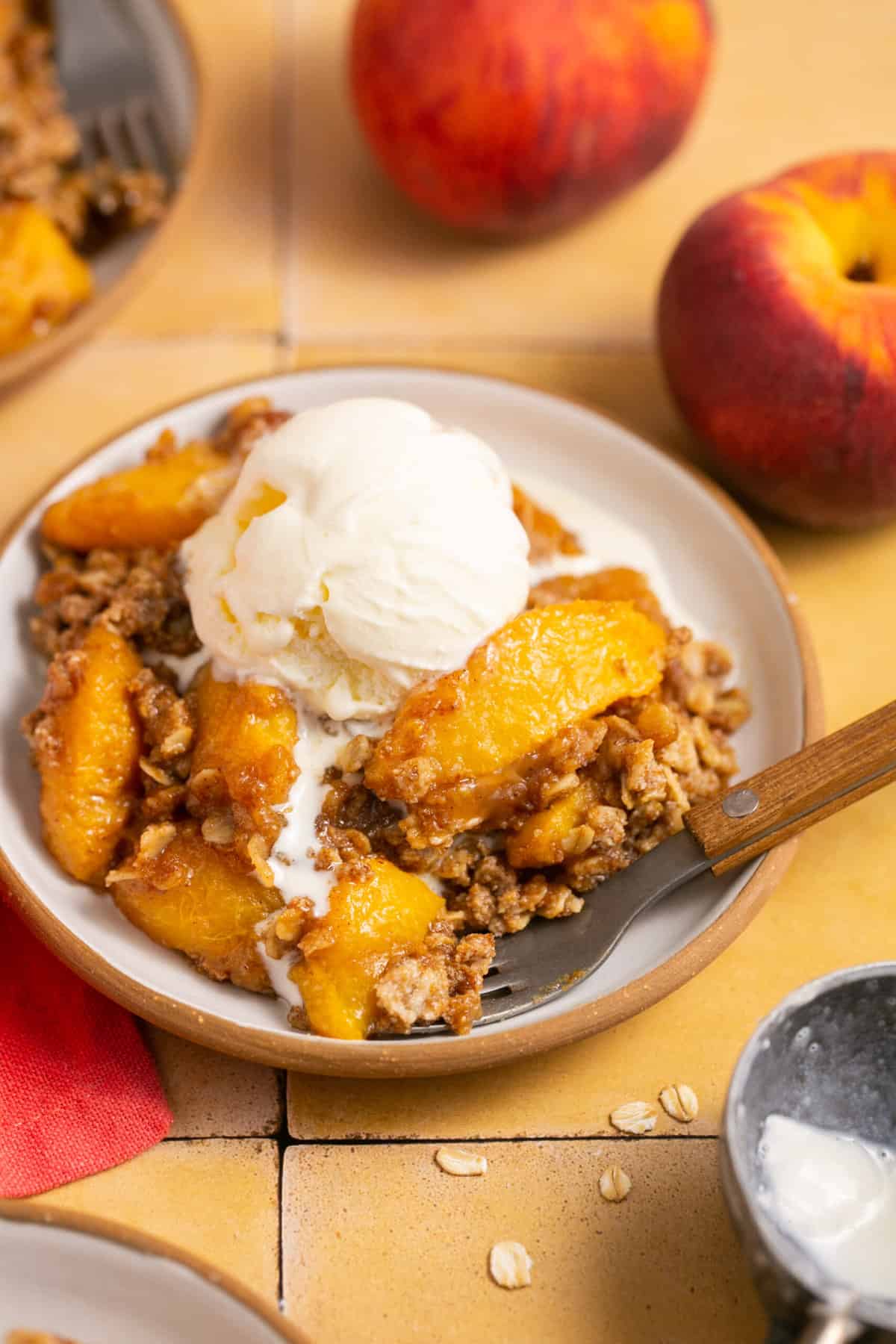 Peach Crisp Recipe: Simple, Nutritious, and Delicious Dessert for Every Diet