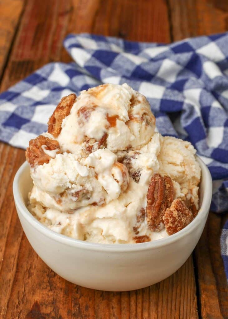 Praline Sundae Topping: History, Recipes, and Best Brands