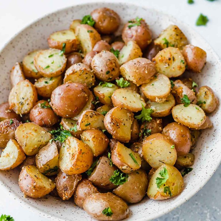 Oven Baked Parsley Red Potatoes: Easy Recipe and Healthy Variations