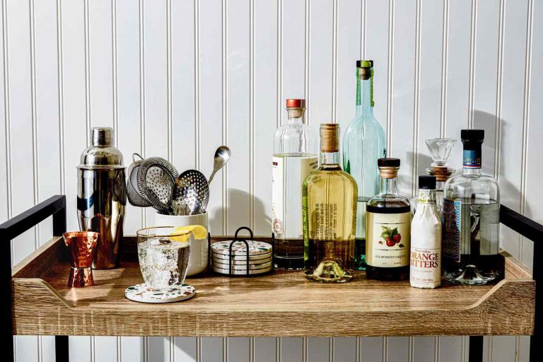 Liquors: Easy Recipes, Essential Tools, and Safety Tips