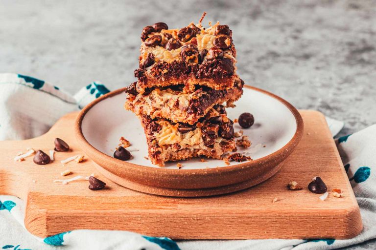 Hello Dolly Bars: History, Ingredients, Recipe Variations, and Serving Ideas
