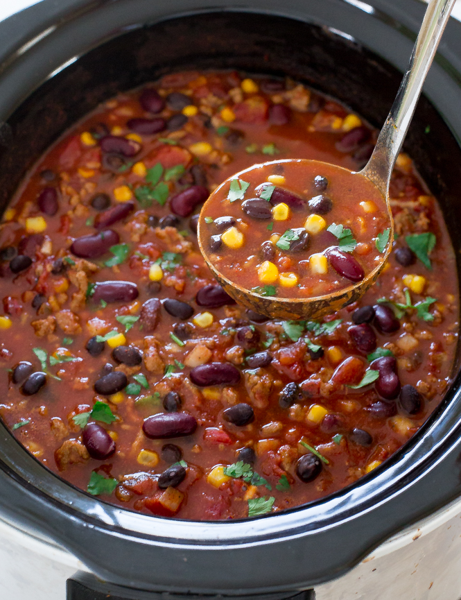 Slow Cooker Turkey Chili Recipe with Serving Ideas