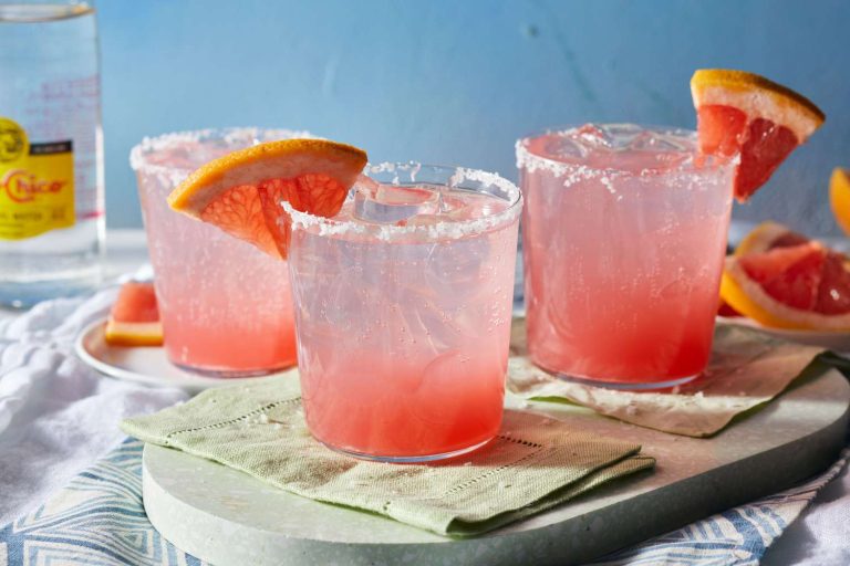 Rhubarb Slush: A Refreshing Low-Calorie Beverage Perfect for Any Occasion
