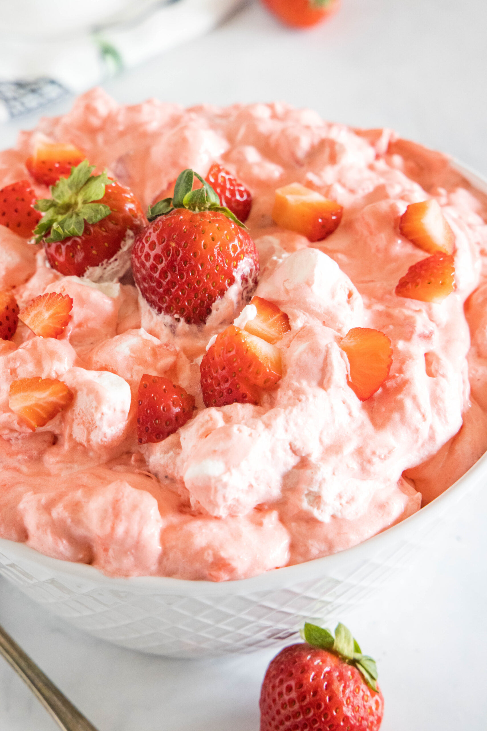 Strawberry Fluff: The Perfect Creamy and Fruity Dessert for Every Occasion