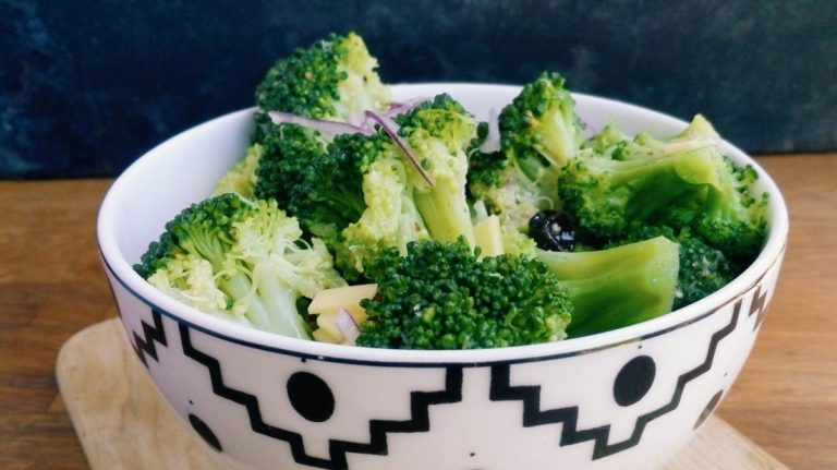 Steam Broccoli: Health Benefits, Recipes, and Tips