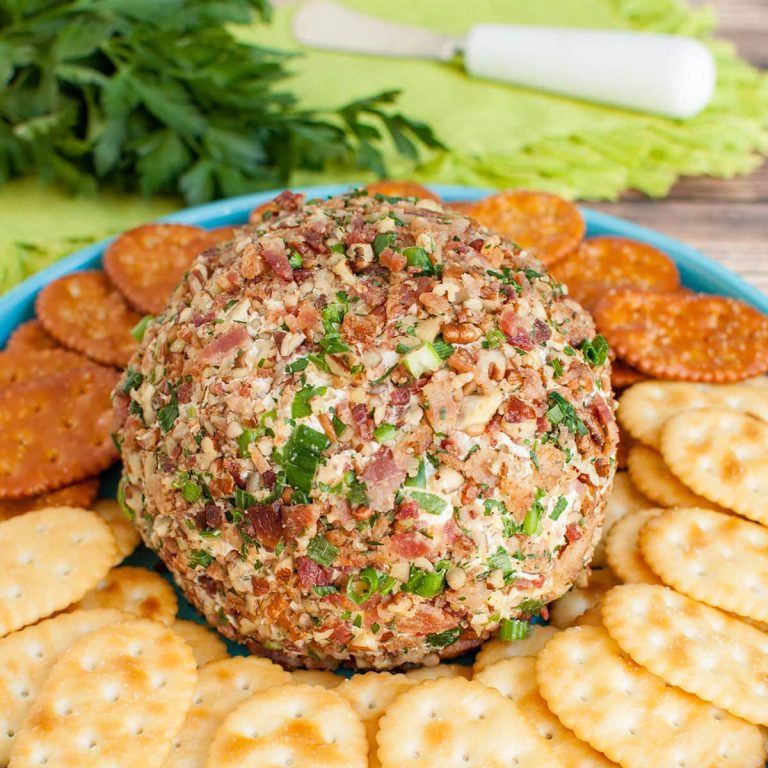 Bacon Ranch Cheese Ball Recipe for Parties and Gatherings