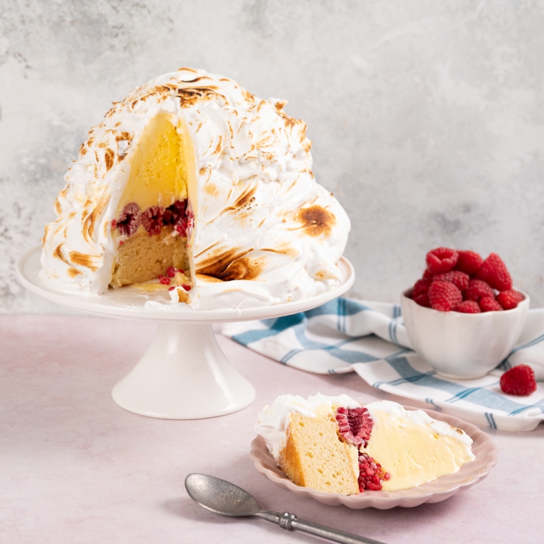 Victoria Sponge Cake: History, Baking Tips, and Creative Variations for Every Occasion