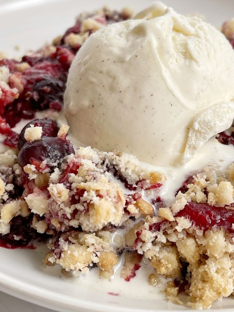 Blackberry Dump Cake Recipe: Delicious Variations and Helpful Tips