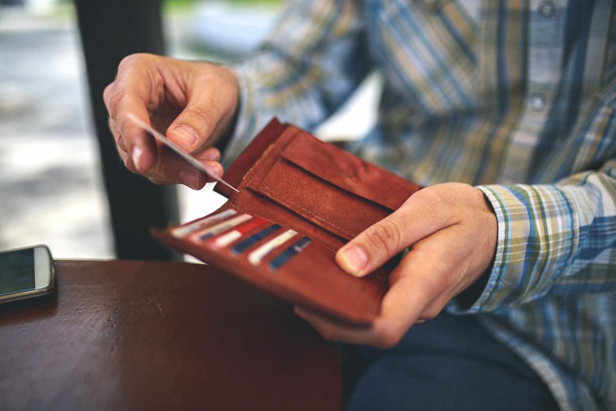 9 Best Men Wallets for Every Need: Luxury, Tactical, and Budget-Friendly Picks