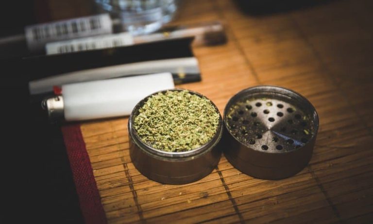 9 Best Tobacco Grinders for Durability and Affordability