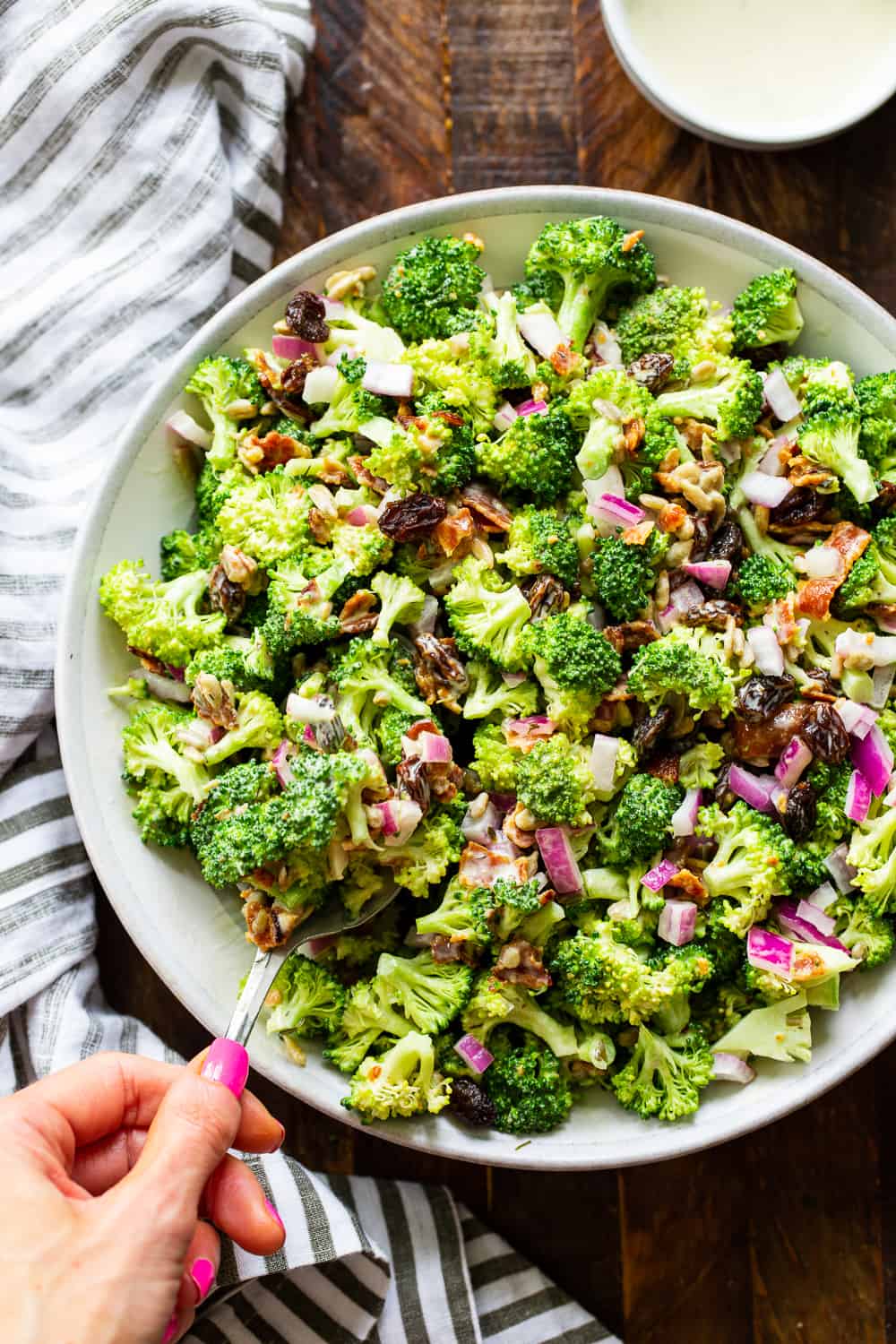 Broccoli Slaw Recipe: Quick, Nutritious, and Delicious Side Dish