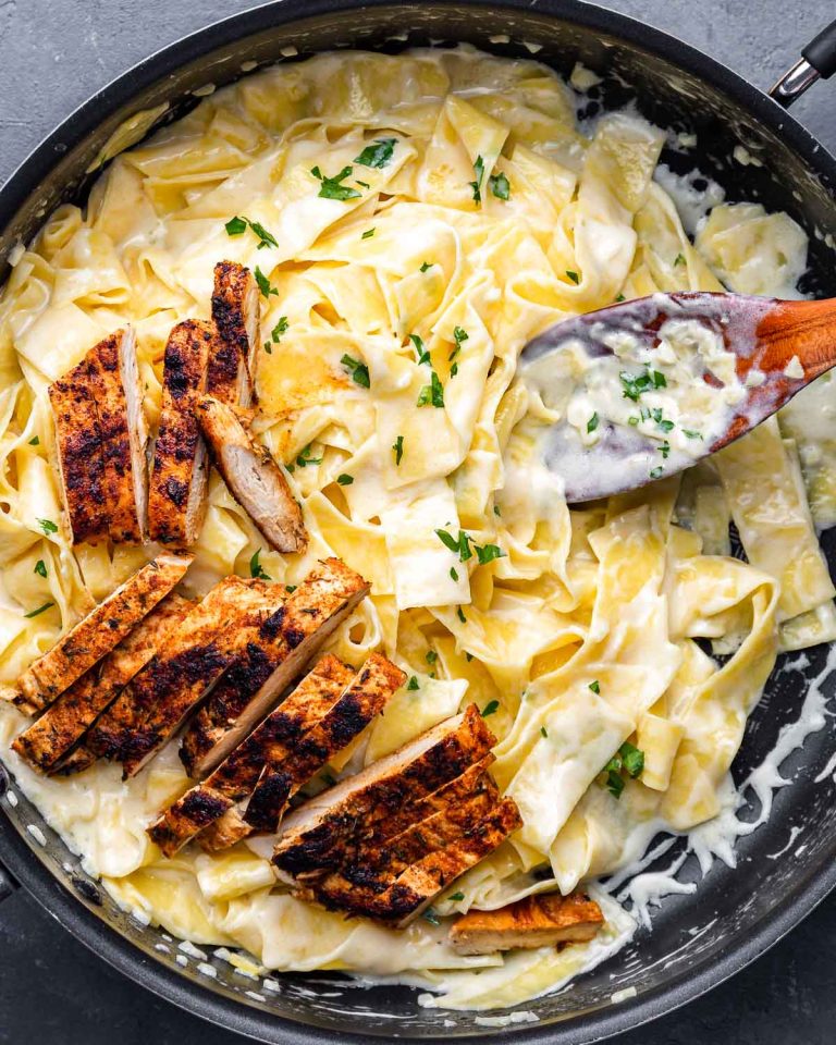 Blackened Chicken Alfredo Pizza: The Ultimate Recipe and Pairing Guide