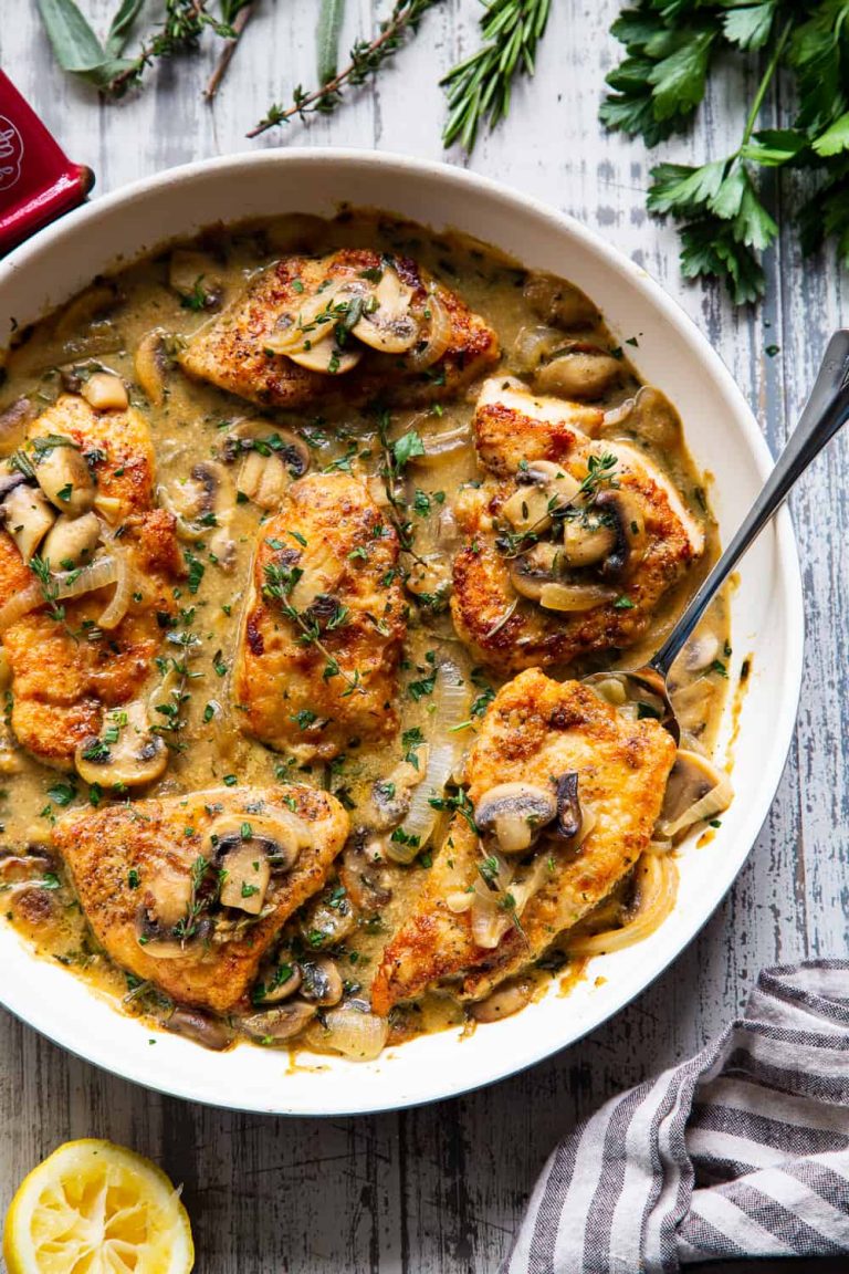 Keto Smothered Chicken Thighs Recipe: Low-Carb & Flavorful Meal
